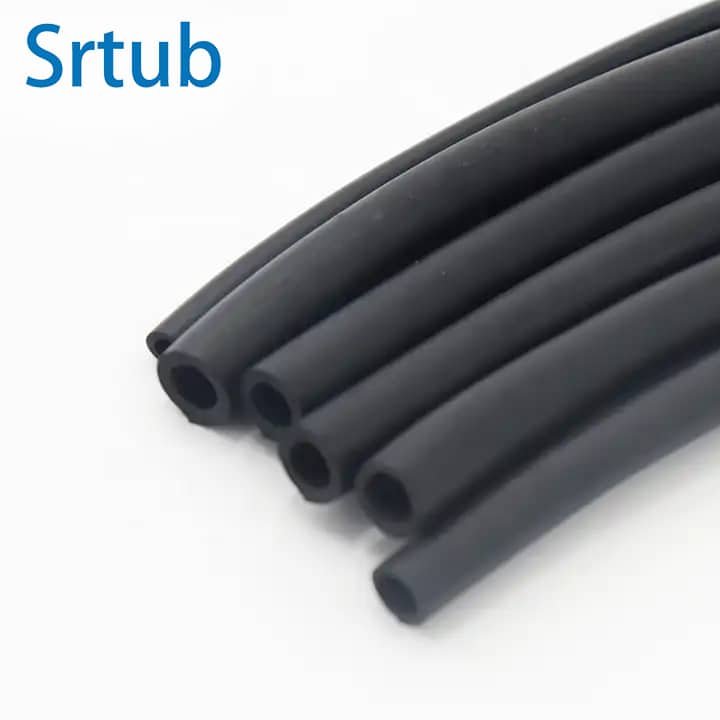 Vente à chaud Srtub Factory Sale Length 5 Meter 19mm ID x 25mm OD Resistant Black Fkm Nbr Rubber Tube Hose Tubing